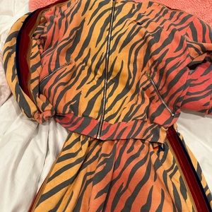 Aviator nation size small both pieces. Never worn, but tags removed.